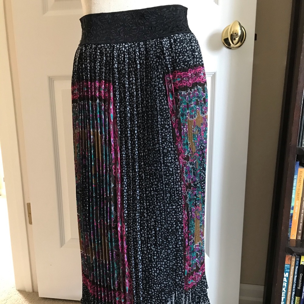 Fun Pull-On Pleated Skirt by MixNouveau